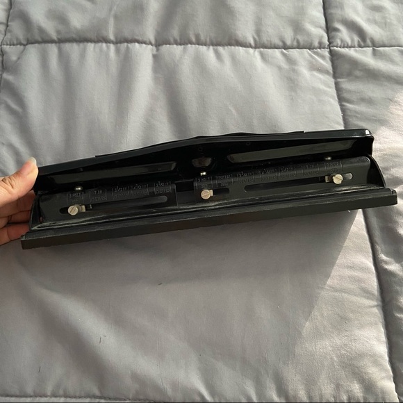 Office Depot 3-Hole Puncher - Picture 3 of 4